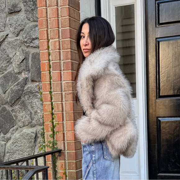 ✨LAST ONE✨Fabulous Faux Fur Coat - Picture 7 of 7